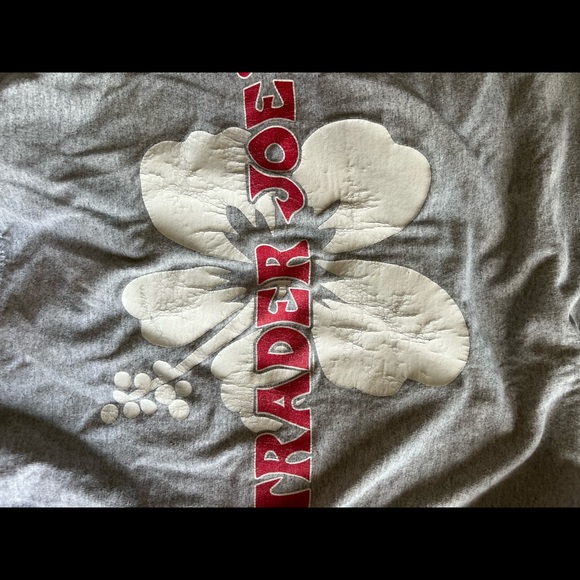 TRADER JOES GREY CROP TOP - Picture 3 of 5